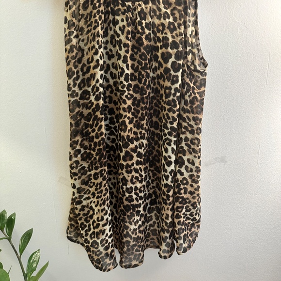 Flowy Leopard Print Blouse - Picture 9 of 11
